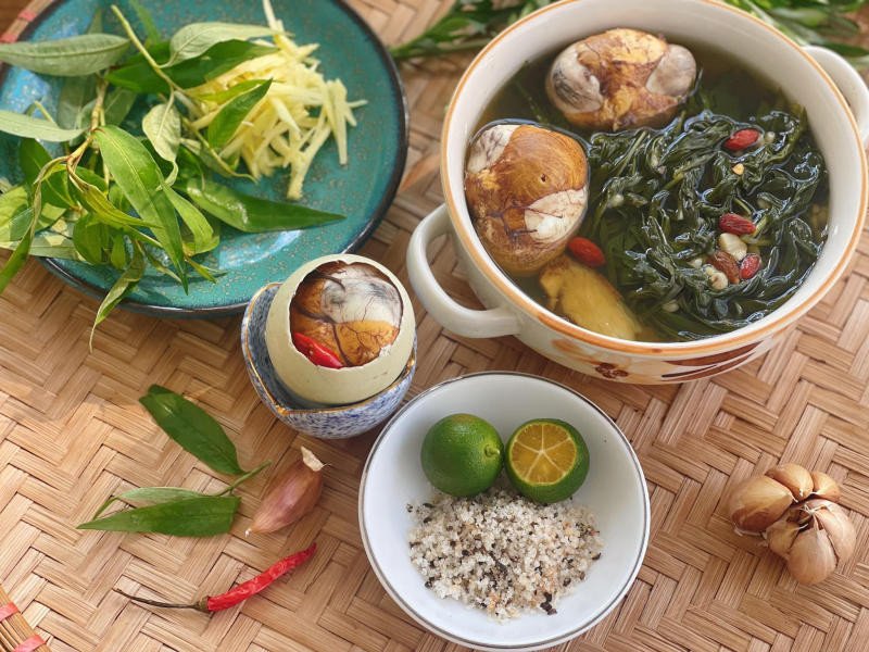 Ăn trứng vịt lộn vào buổi sáng giúp cung cấp năng lượng hiệu quả