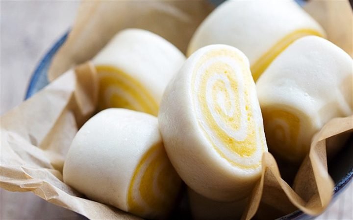 Ba chiếc bánh bao chay trắng tinh, hấp dẫn