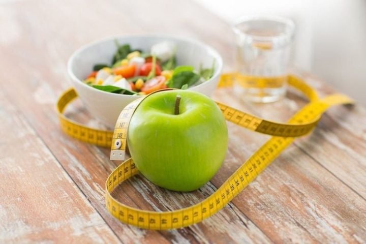 2500 Calo Bằng Bao Nhiêu Kg? Lập Kế Hoạch Dinh Dưỡng Khoa Học Bảng phân chia tỷ lệ các nhóm chất dinh dưỡng cần thiết cho chế độ ăn 2500 calo mỗi ngày