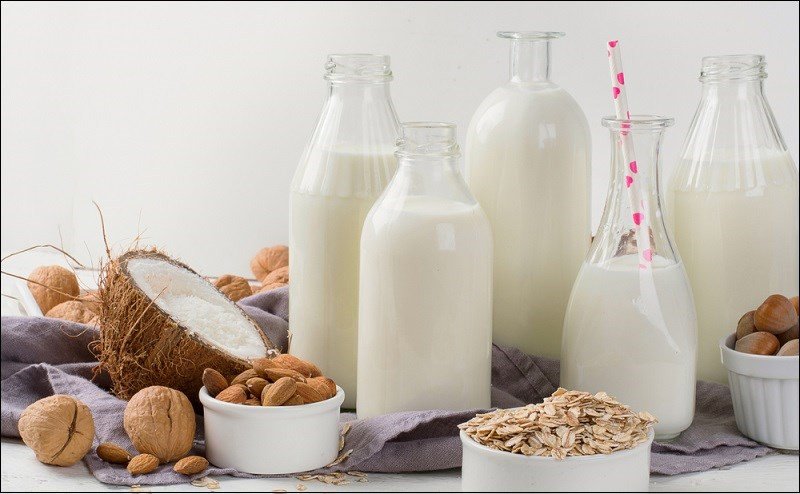 Bảng so sánh lượng calo các loại sữa, bao gồm 100ml sữa tươi không đường