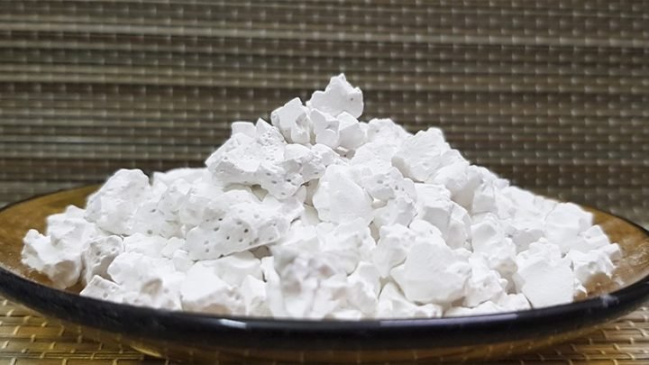 Bảng thành phần dinh dưỡng và calo trong 100g bột sắn dây, giúp bạn hiểu rõ 1 ly bột sắn dây bao nhiêu calo.