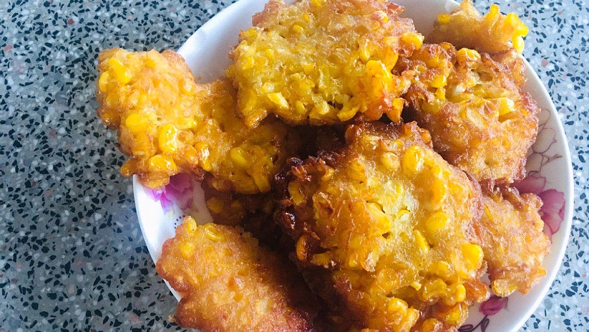 Bánh bắp chiên với bột mì giòn rụm hấp dẫn