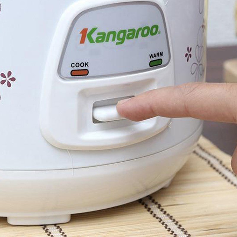 Bánh bông lan cà phê đã nướng chín thơm lừng