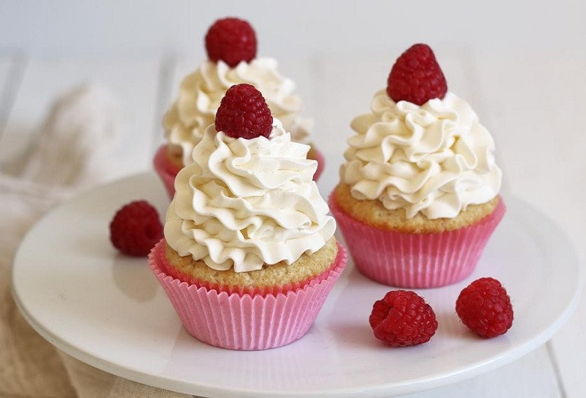 Bánh bông lan cupcake xinh xắn
