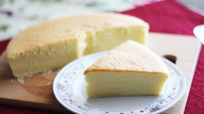 Bánh bông lan mềm xốp làm bằng nồi cơm điện