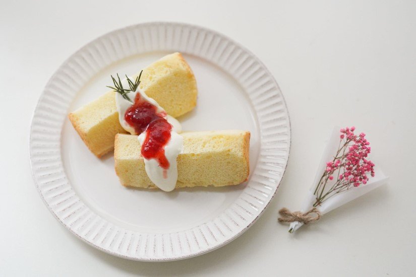 Bánh bông lan yến mạch thơm ngon