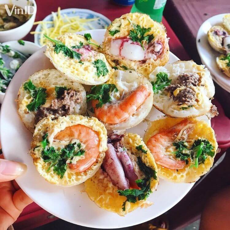 Bánh căn Nha Trang ngon bổ dưỡng với hải sản tươi rói