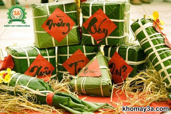 Bánh chưng đã được cắt thành miếng nhỏ, sẵn sàng thưởng thức