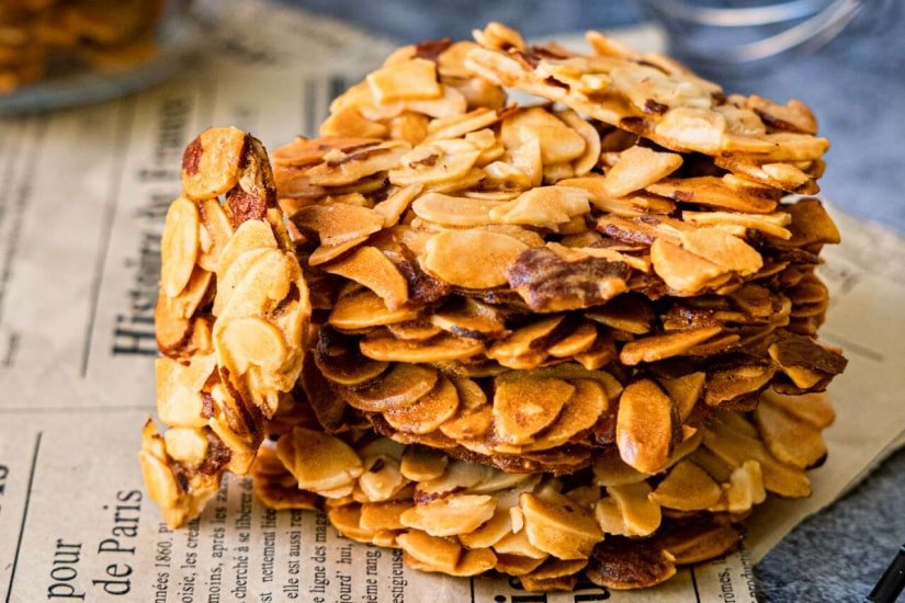 Bánh hạnh nhân Keto thơm ngon kết hợp cùng sữa hạt bổ dưỡng