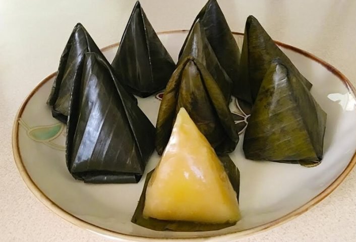 Bánh ít truyền thống gói lá chuối xanh, món ăn quen thuộc mang đậm hương vị Việt Nam