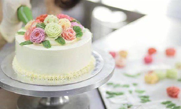 Bánh kem sinh nhật làm xong đạt yêu cầu