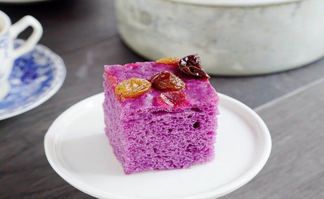 Bánh khoai lang sữa tươi hấp lá dứa mềm mịn