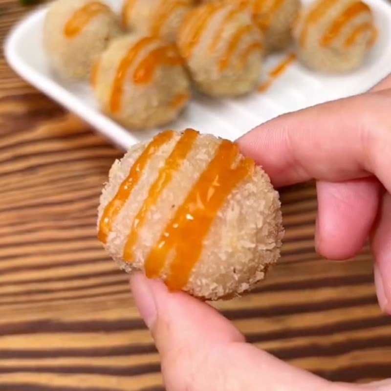 Bánh khoai môn chiên xù nhân phô mai kéo sợi hấp dẫn