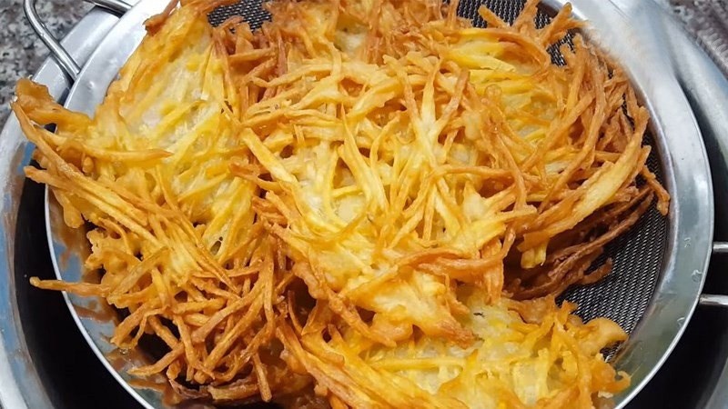 Bánh khoai rán giòn rụm, cung cấp bao nhiêu calo?