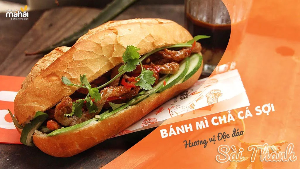 Bánh mì chả cá sợi với nhân chả cá dai ngon, giàu dinh dưỡng