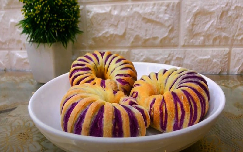 Bánh mì khoai lang tím dẻo thơm, cách làm bánh mì với khoai lang