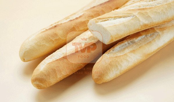 Bánh mì que giòn ngon sau khi hoàn thành sẵn sàng để thưởng thức