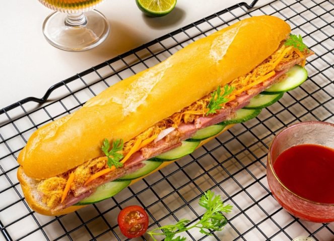 Bánh mì que giòn rụm