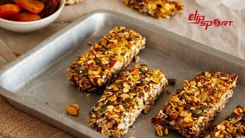 Bánh nướng mật ong làm từ ngũ cốc Calbee hấp dẫn