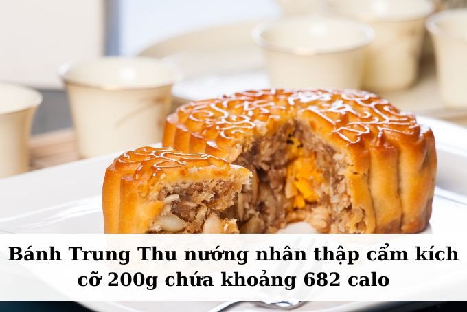 Bánh nướng thập cẩm với vỏ bánh vàng ươm và nhân đầy đặn