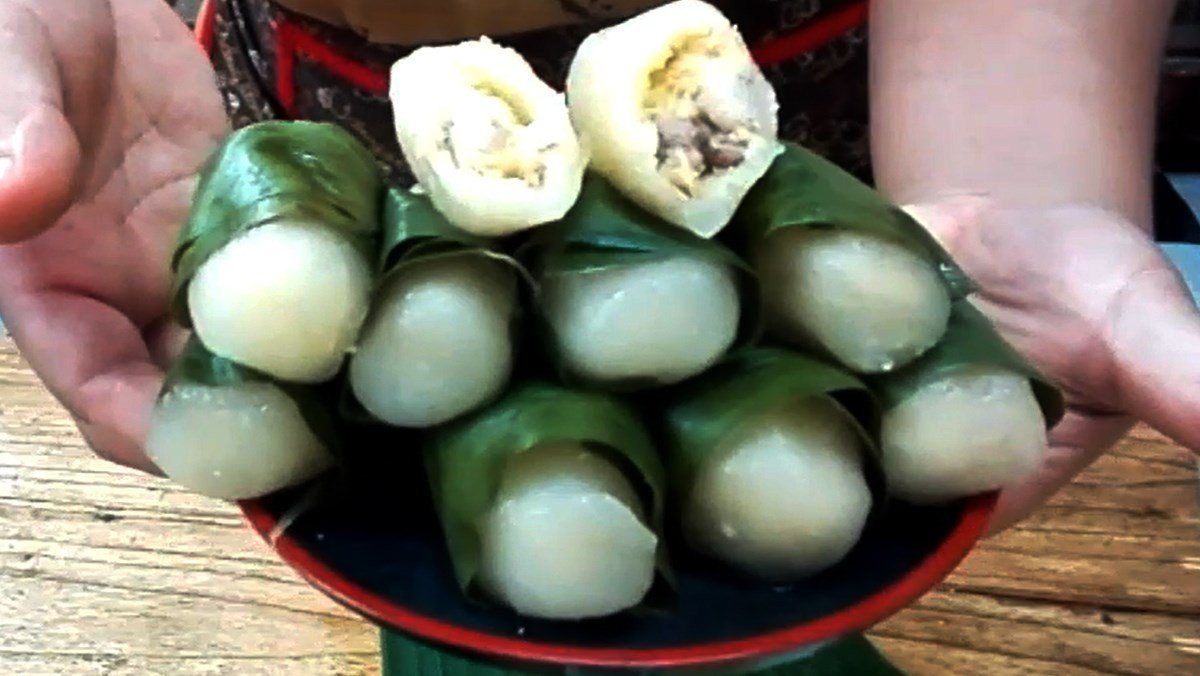 Bánh sắn Phú Thọ thơm ngon nóng hổi vừa ra lò