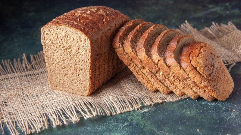 Bánh sandwich nguyên cám hỗ trợ kiểm soát cân nặng hiệu quả