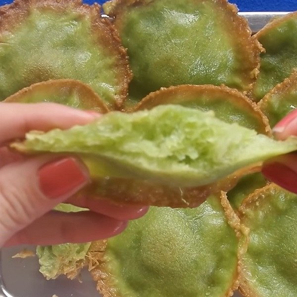 Bánh tai yến lá dứa thành phẩm