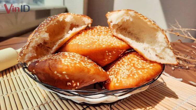 Bánh tiêu truyền thống rỗng ruột vàng giòn