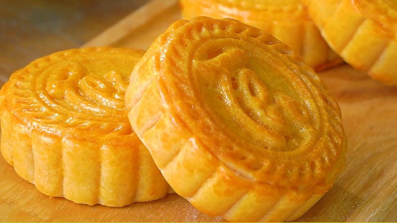 Bánh trung thu truyền thống nướng bằng nồi cơm điện