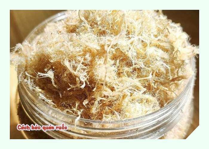 Bảo quản ruốc thịt lợn trong lọ thủy tinh kín đáo để giữ hương vị tươi ngon