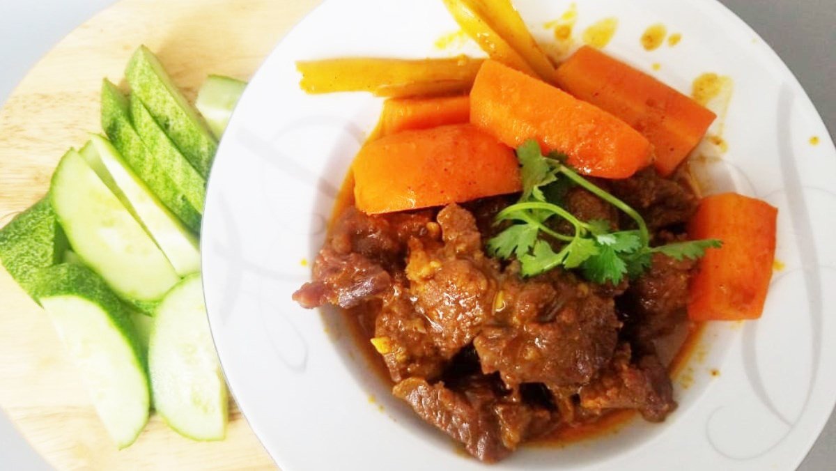 Bát bò kho cà rốt truyền thống thơm ngon