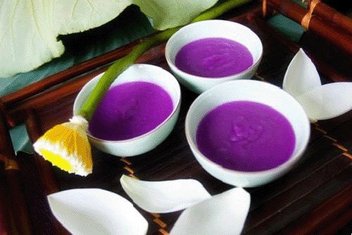 Bát bột gạo với ức gà và khoai lang tím hấp dẫn