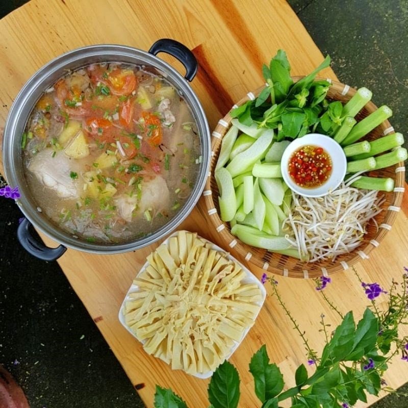 Bát canh chua cá lăng hoàn thiện
