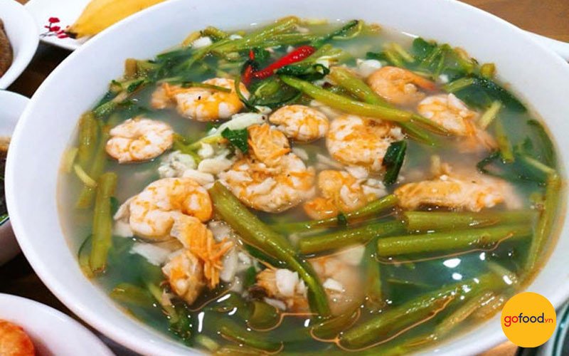 Bát canh chua rau muống me nấu tôm tươi hấp dẫn