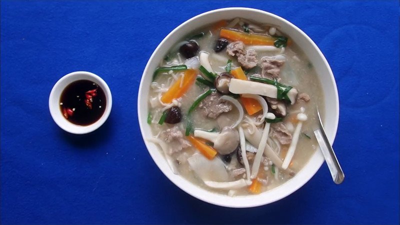 Bát canh nấm thập cẩm thơm ngon đã hoàn thành