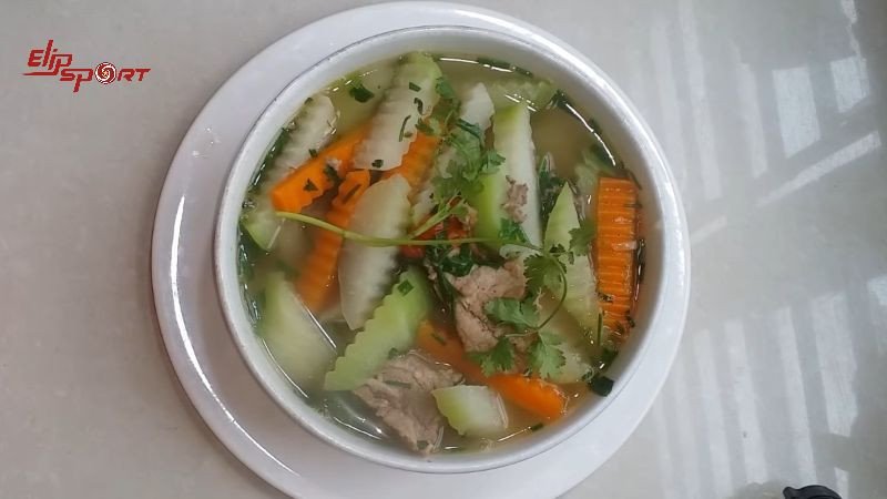 Bát canh su hào sườn non thanh mát, hỗ trợ quá trình giảm cân