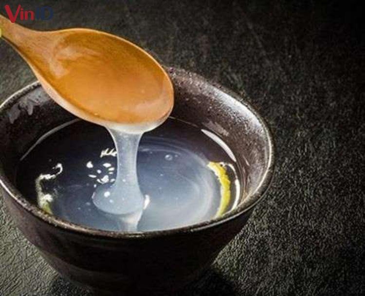 Bát chè bột sắn dây sánh mịn, màu trắng trong, thơm dịu, sẵn sàng thưởng thức