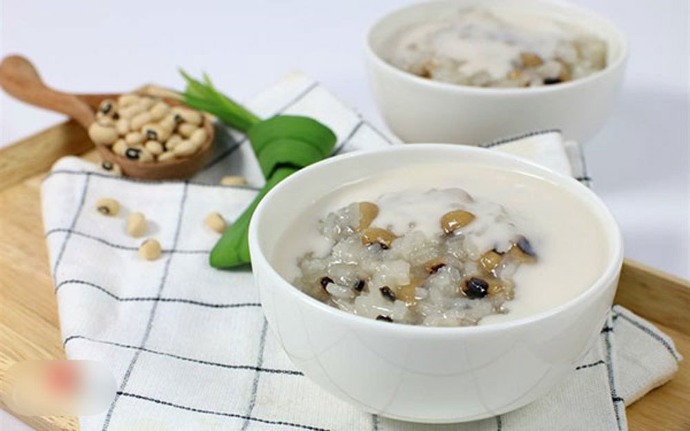 Bát chè đậu trắng truyền thống thơm béo chuẩn vị cốt dừa