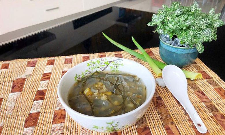 Bát chè đậu xanh nha đam phổ tai thơm ngon, màu sắc bắt mắt đã hoàn thành