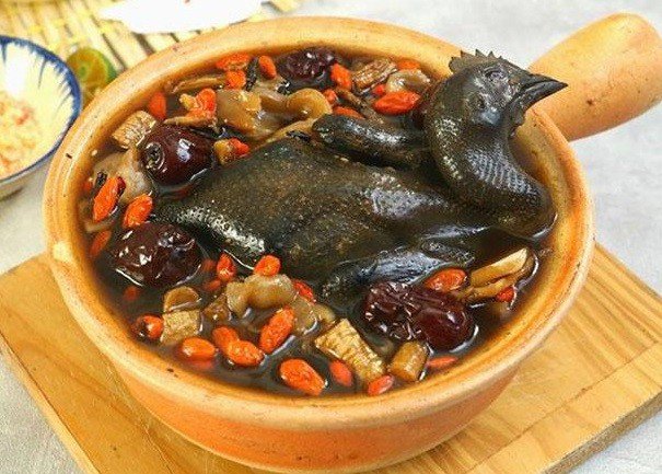 Bát gà ác tiềm thuốc bắc thơm ngon bổ dưỡng đã hoàn thành