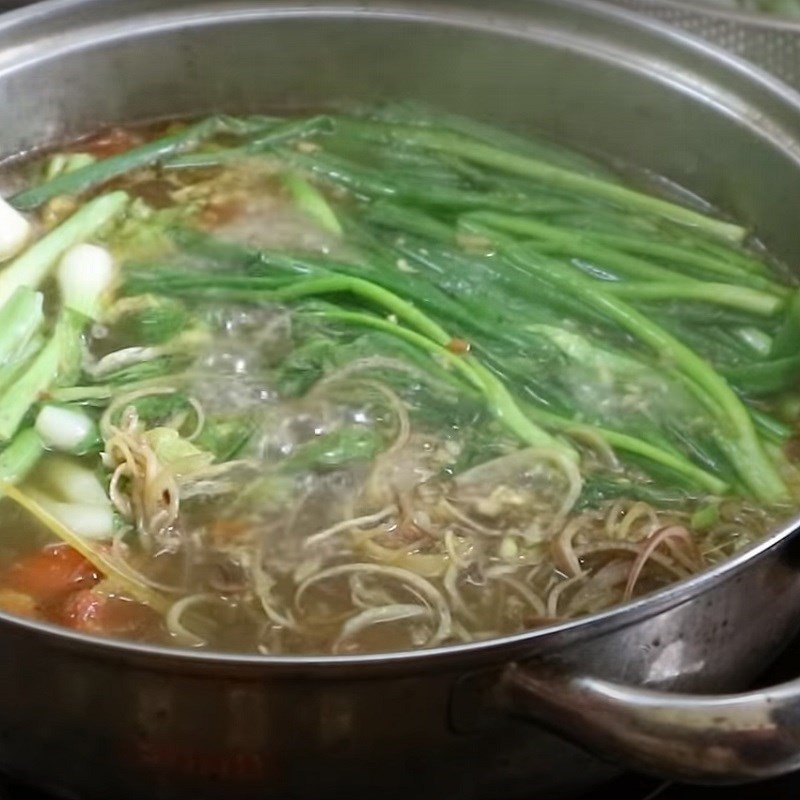 Bát lẩu lươn hoa chuối nghi ngút khói, món ăn đậm đà hương vị đồng quê