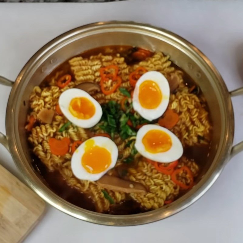 Bát mì trứng luộc đầy đủ dinh dưỡng, cách nấu mì tôm trứng đơn giản