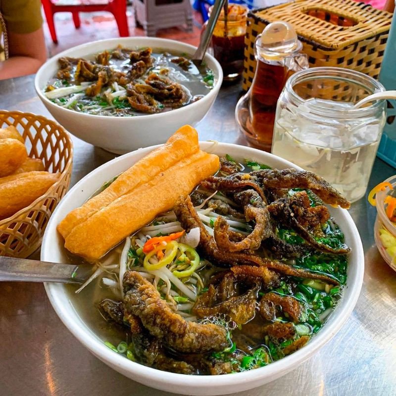 bát miến lươn Nghệ An thơm ngon nghi ngút khói