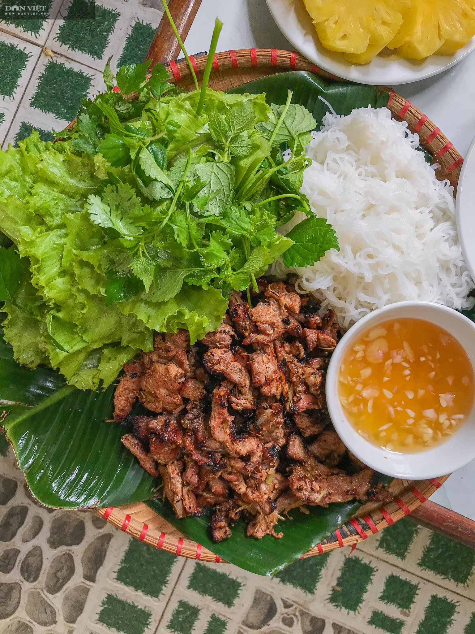 Bát nước chấm chua ngọt hoàn hảo ăn kèm thịt nướng than hoa
