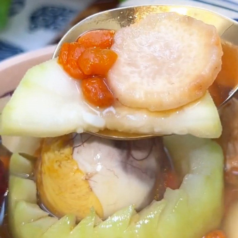 Bát vịt lộn um bầu thuốc bắc nóng hổi, thơm lừng