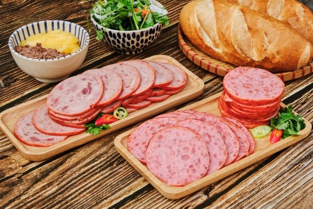 Ổ Bánh Mì Thịt Chả Bao Nhiêu Calo? Phân Tích Dinh Dưỡng Chi Tiết