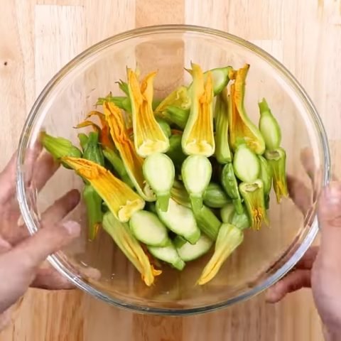 Bí nụ đã sơ chế sạch sẽ và để ráo