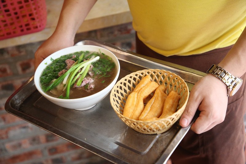 Bí quyết ăn quẩy đùi gà giảm calo mà vẫn ngon miệng