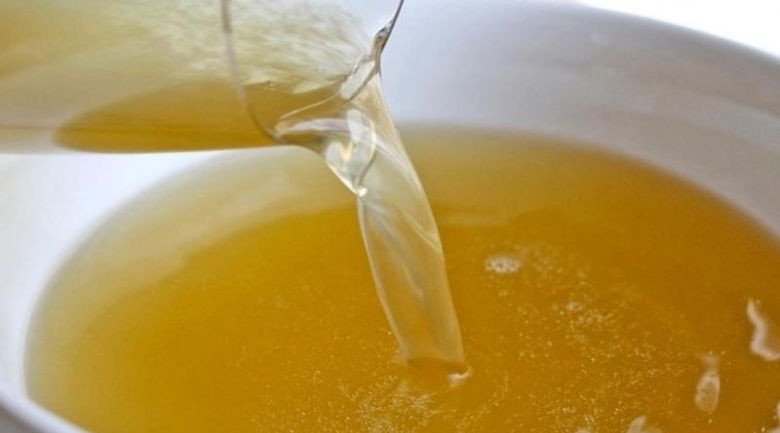 Bí quyết để nấu nước dùng xương heo ngọt thanh và trong veo