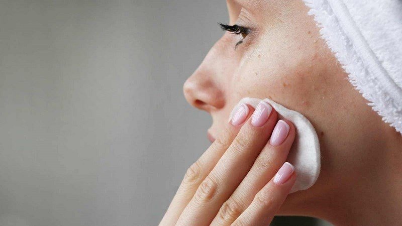Bí quyết hạn chế nổi mụn khi ăn bánh tráng